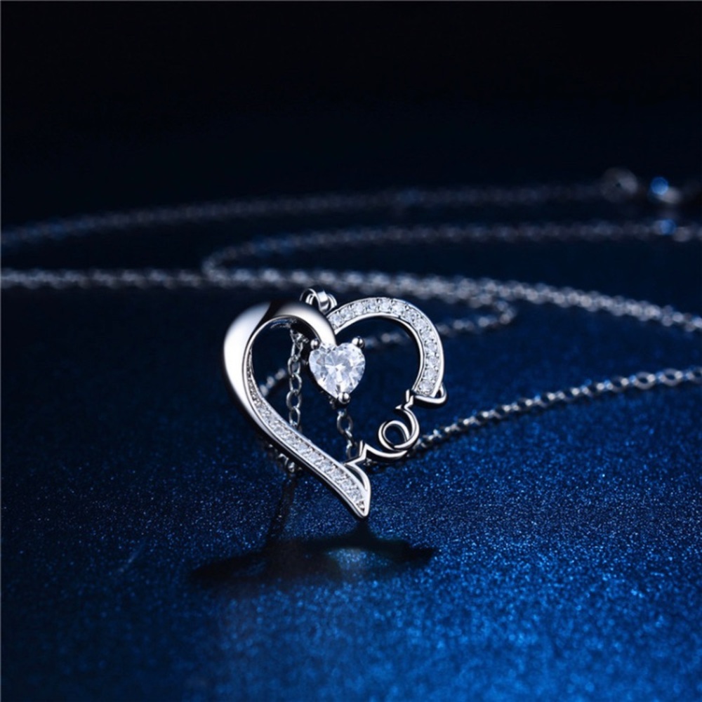 NWT🎉  Mom Love Heart Pendant Necklace